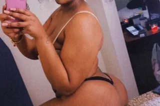 LASTDAYS COME SEE YOUR FAVORITE FREAK BEFORE ITS TO LATE 😘⚠Slippery when wet. I like watching you unravel slowly. 🤤Step up i dont rush i take over 😘💦. 😈💦 - Image 6